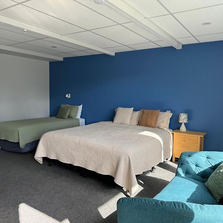Diplomat Motel Κράισττσερτς Εξωτερικό φωτογραφία