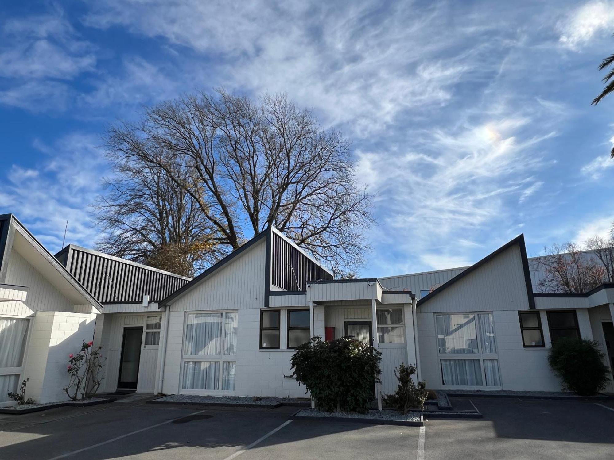 Diplomat Motel Κράισττσερτς Εξωτερικό φωτογραφία