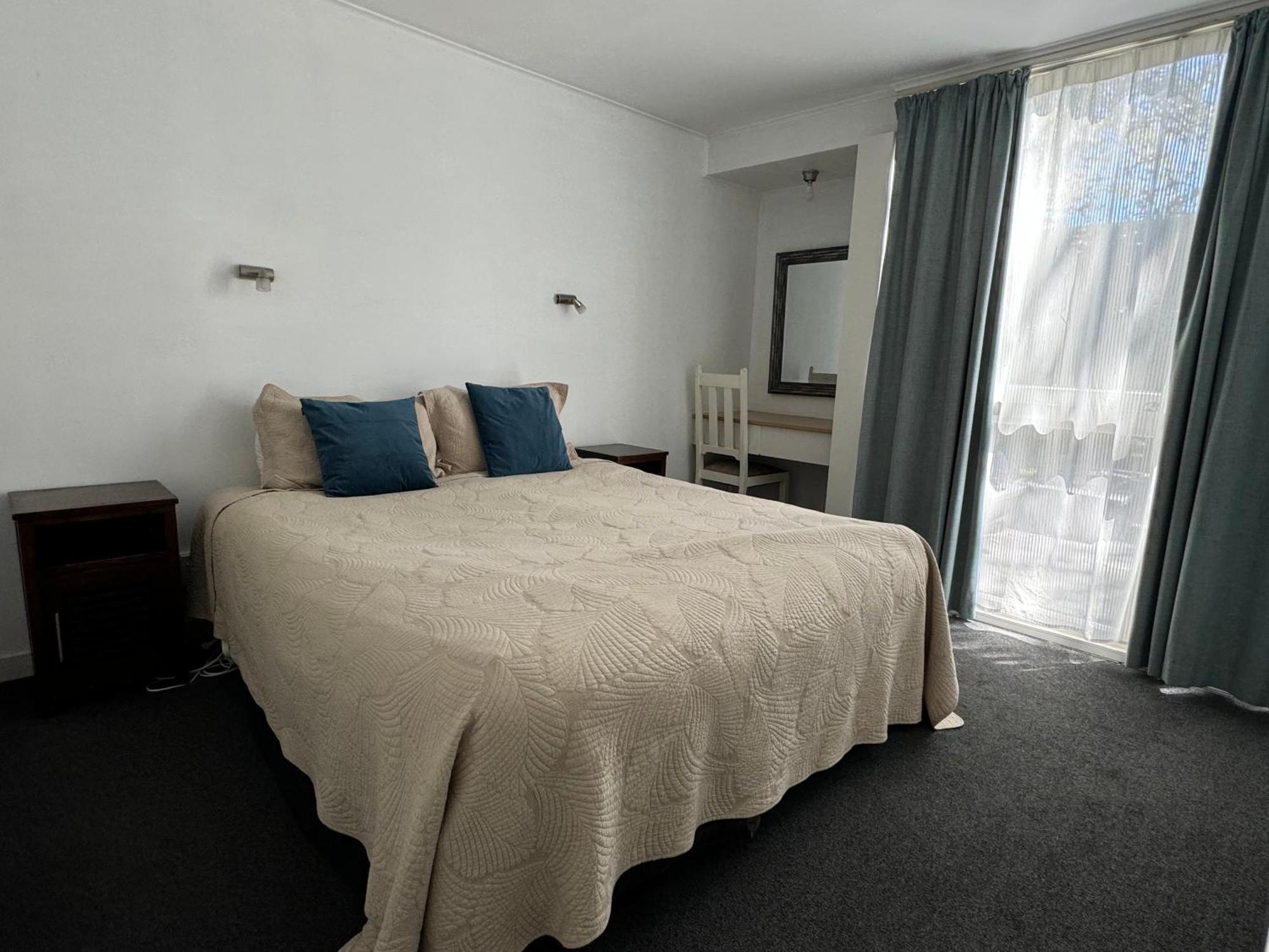 Diplomat Motel Κράισττσερτς Εξωτερικό φωτογραφία