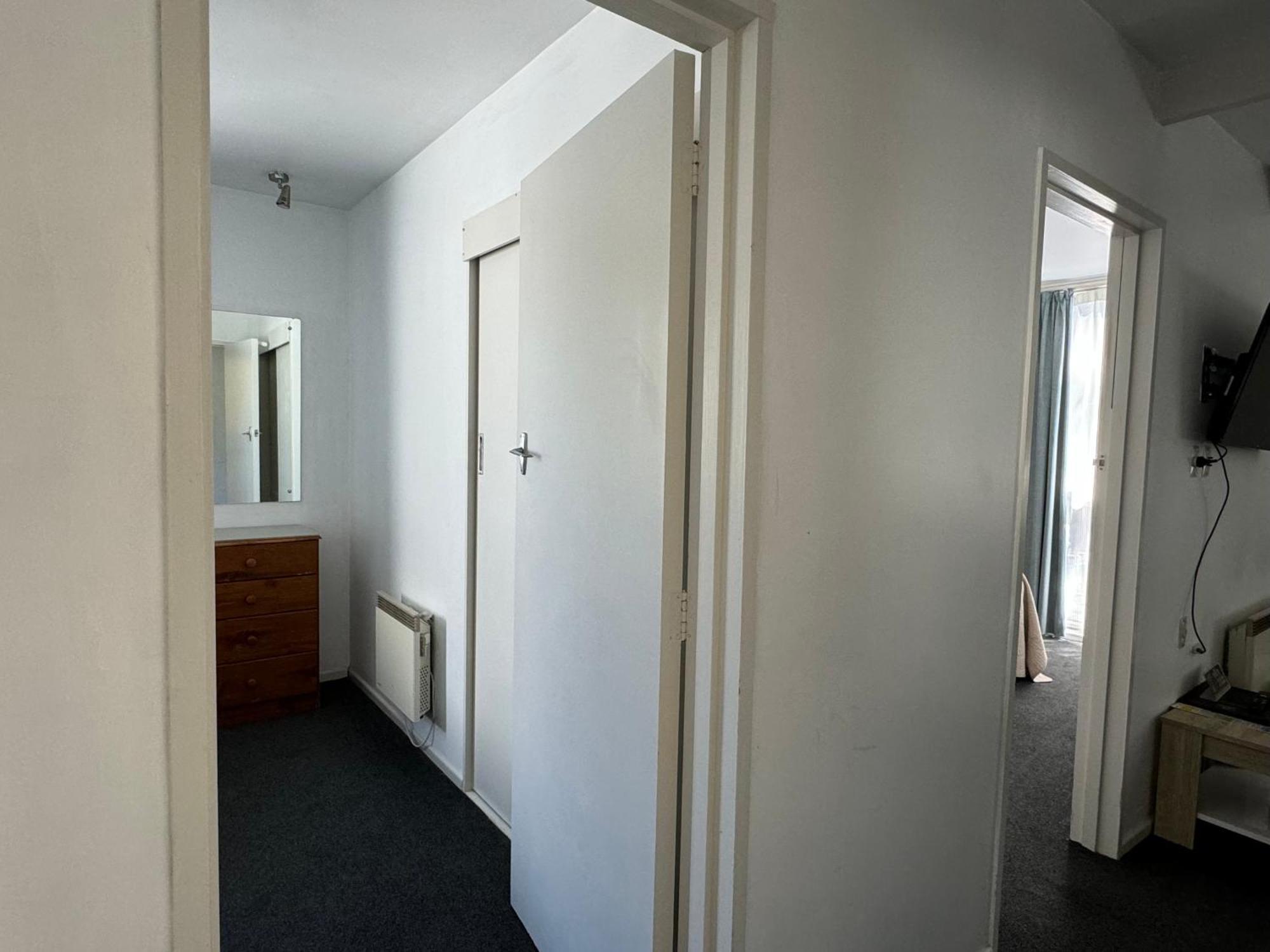 Diplomat Motel Κράισττσερτς Εξωτερικό φωτογραφία