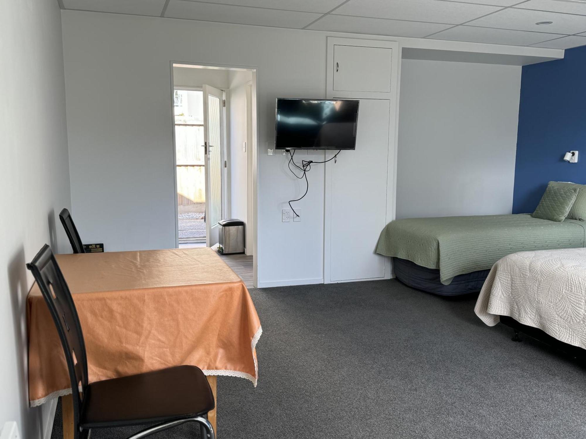 Diplomat Motel Κράισττσερτς Εξωτερικό φωτογραφία